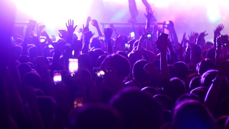 Muzyczna podróż z zespołem the ThreeX – niezapomniany koncert w Cieszynie