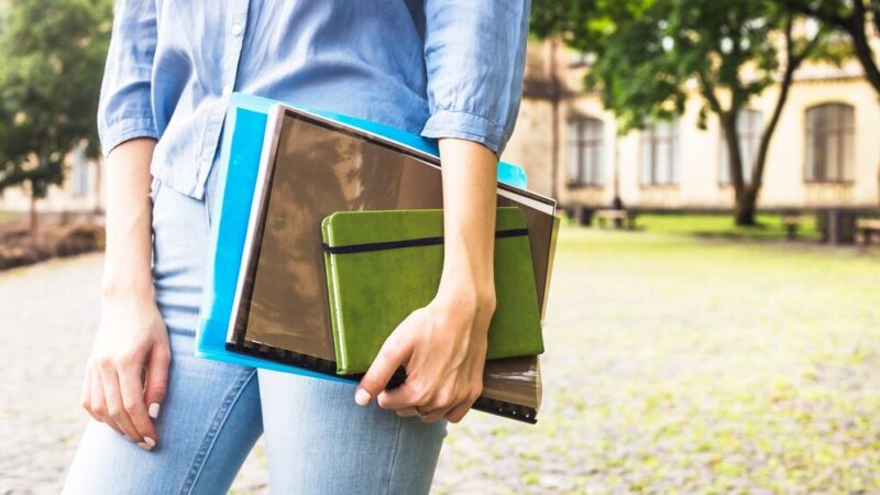 Władze oświatowe w II LO im. M. Kopernika: Innowacyjny program wsparcia rówieśniczego w Cieszynie