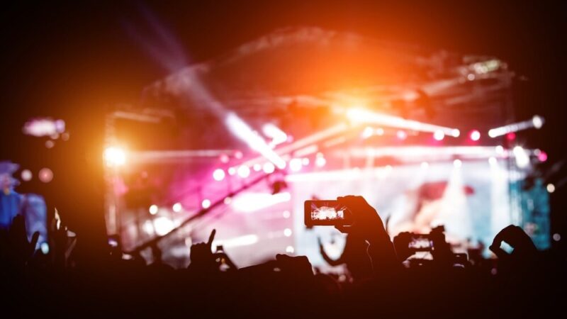 Festiwal Granatowe Góry: Deszcz nie przeszkodził w literackich emocjach